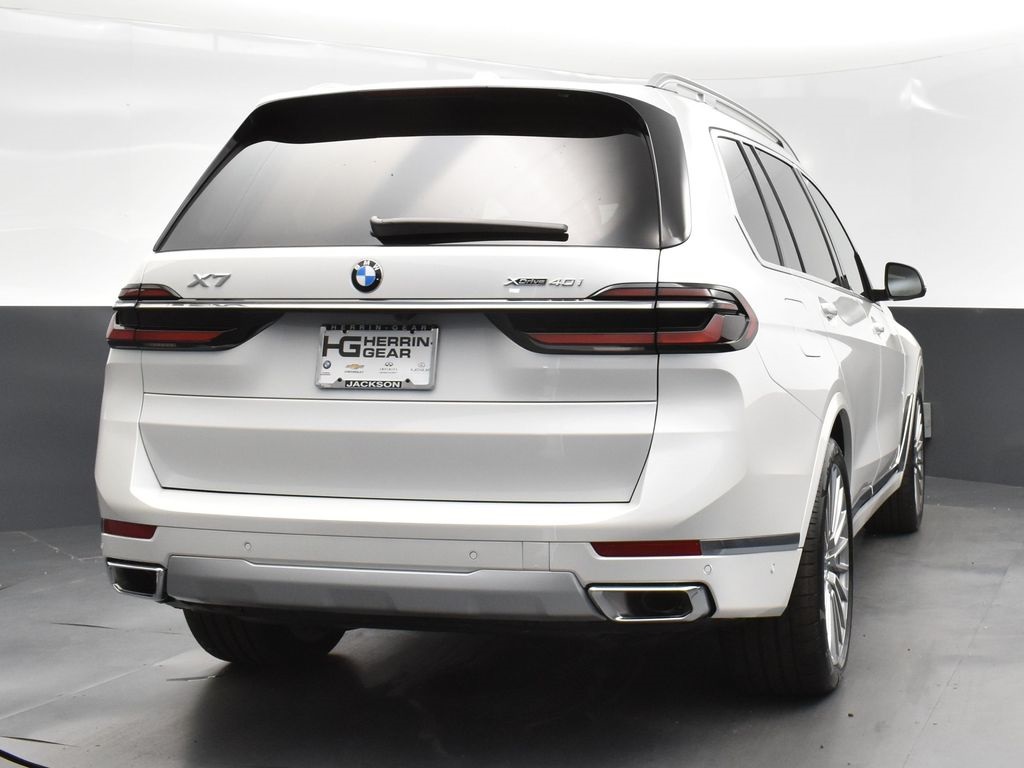 2025 Mineral White Metallic BMW X7 xDrive40i AWD SUV