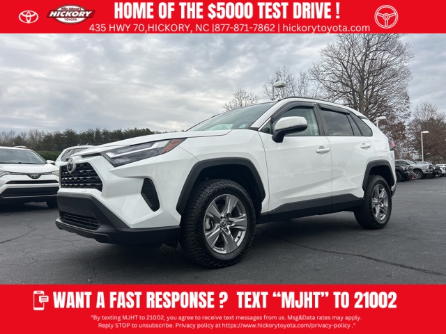 2022 Toyota RAV4 XLE's photo