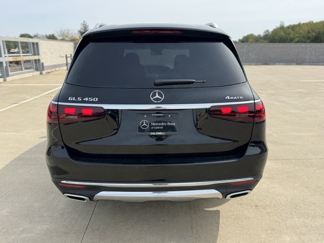 2026 Mercedes Benz GLS 450 4MATIC photo 3