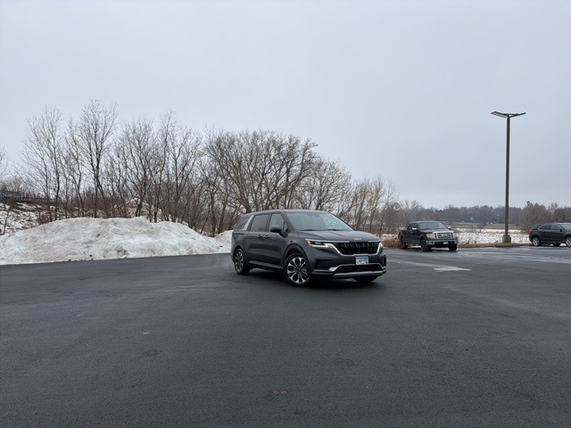 Used 2024 Kia Carnival EX Vans