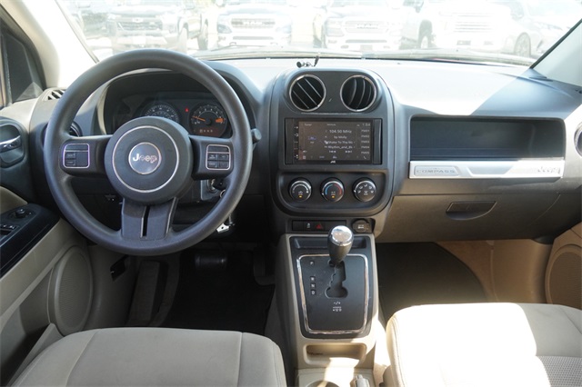 2015 Jeep Compass Sport photo 14