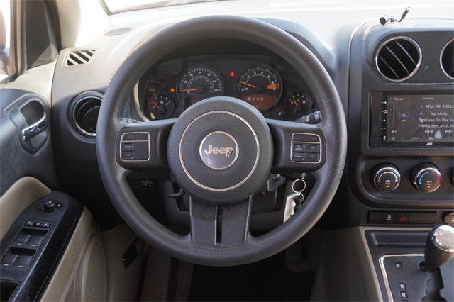 2015 Jeep Compass Sport photo 17