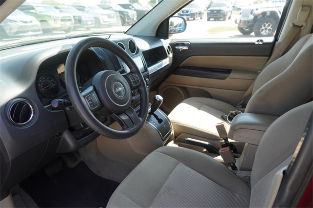 2015 Jeep Compass Sport photo 19