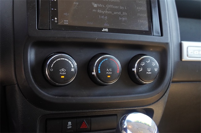 2015 Jeep Compass Sport photo 22