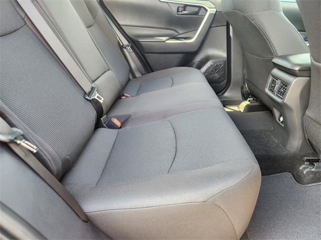 2025 Toyota RAV4 LE photo 17