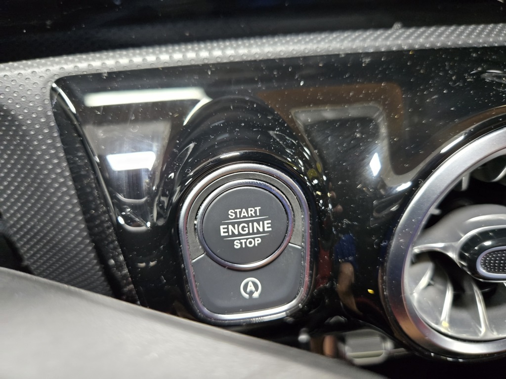 2022 Mercedes Benz CLA 35 AMG photo 17