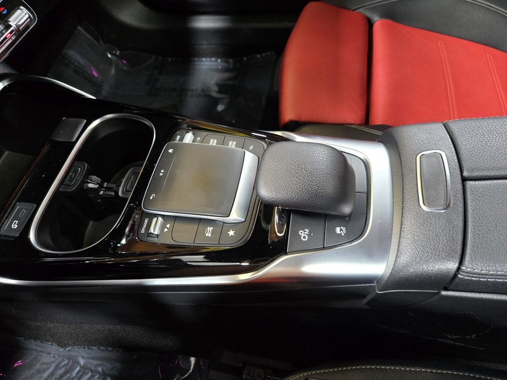 2022 Mercedes Benz CLA 35 AMG photo 31