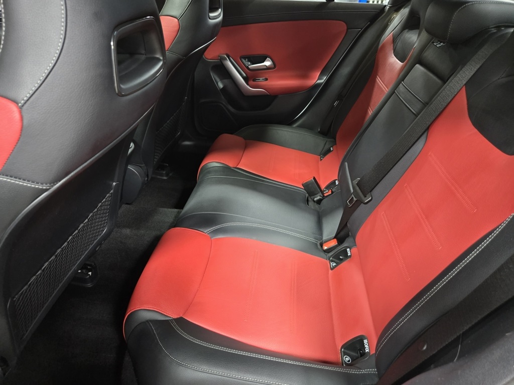 2022 Mercedes Benz CLA 35 AMG photo 33