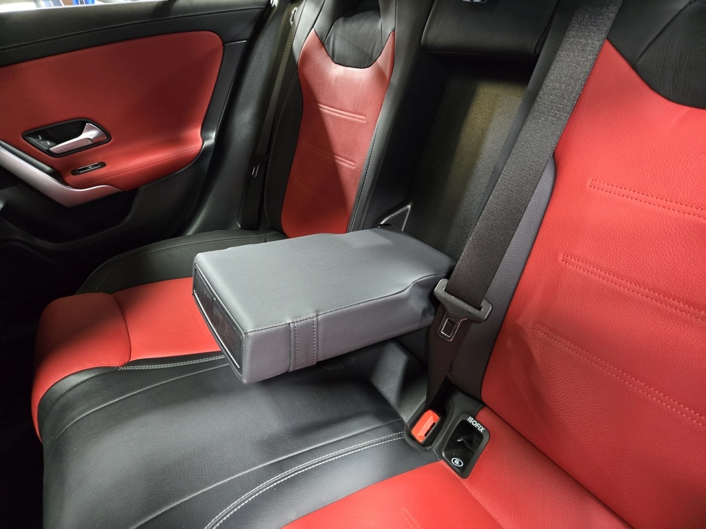2022 Mercedes Benz CLA 35 AMG photo 35