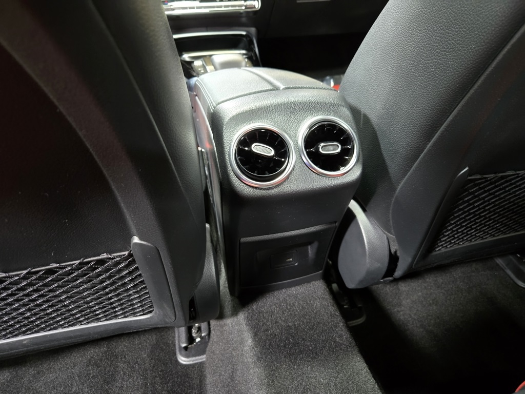 2022 Mercedes Benz CLA 35 AMG photo 37