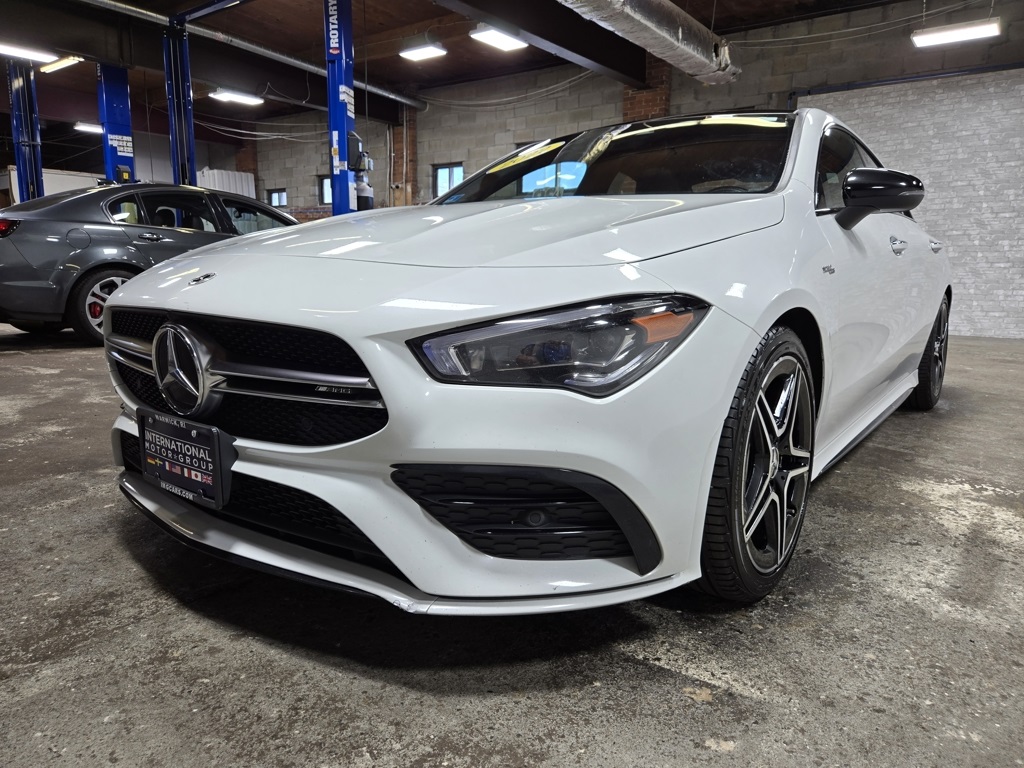 2022 Mercedes Benz CLA 35 AMG photo 4