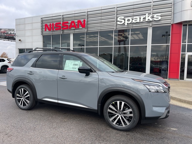 2025 Nissan Pathfinder Platinum's photo