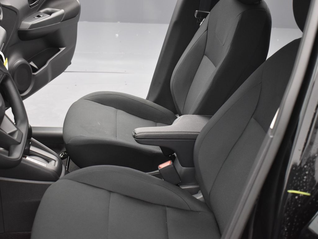 2025 Nissan Kicks Play S photo 15