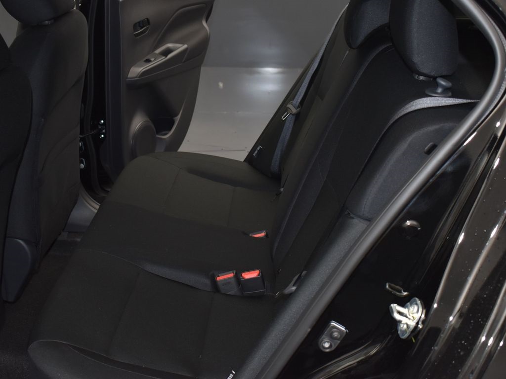 2025 Nissan Kicks Play S photo 17