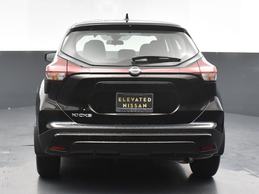 2025 Nissan Kicks Play S photo 22