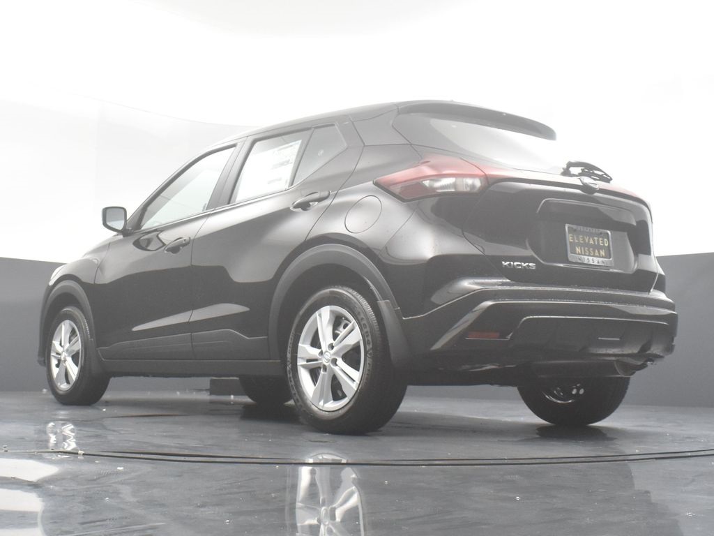 2025 Nissan Kicks Play S photo 24