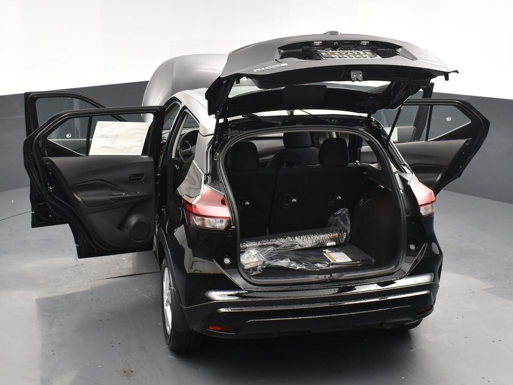 2025 Nissan Kicks Play S photo 26