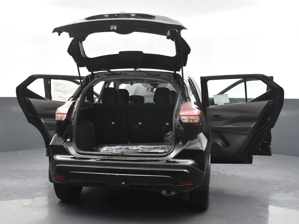 2025 Nissan Kicks Play S photo 30