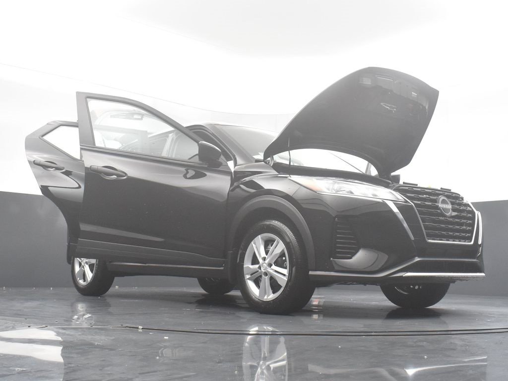 2025 Nissan Kicks Play S photo 32