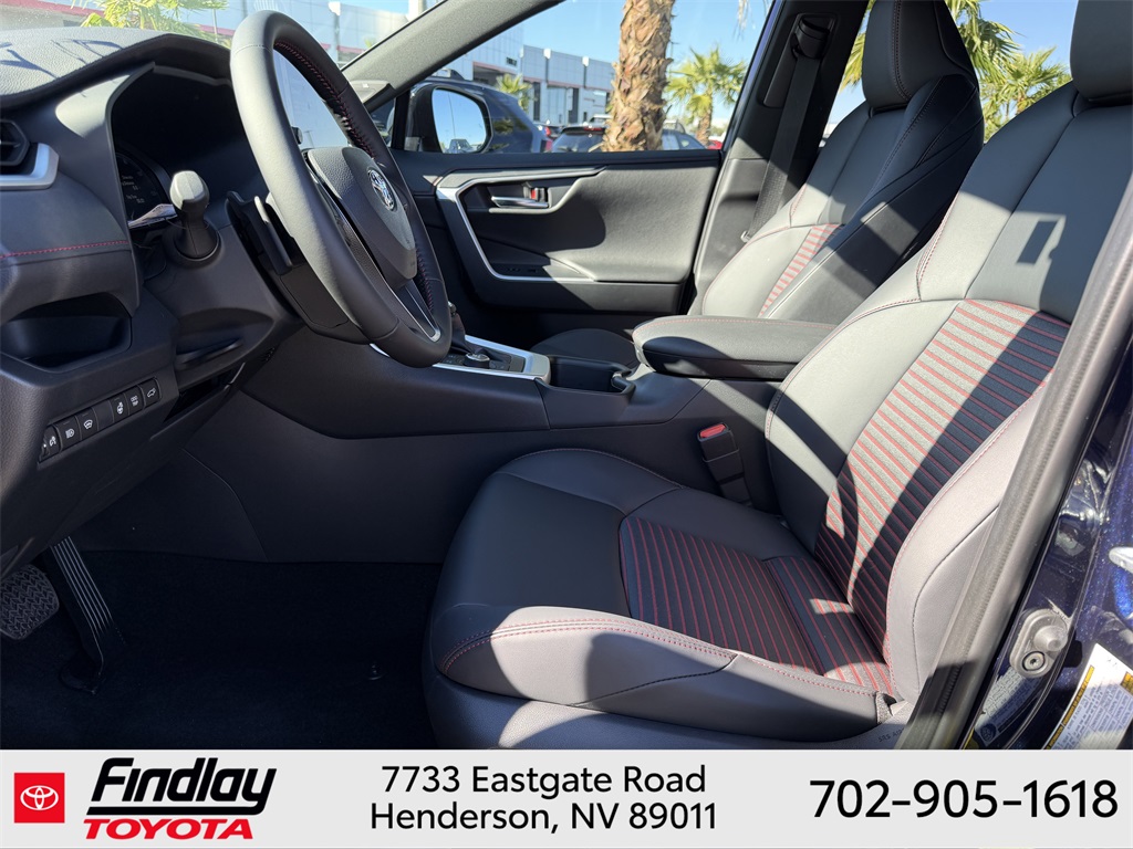 2025 Toyota RAV4 Hybrid XSE photo 4