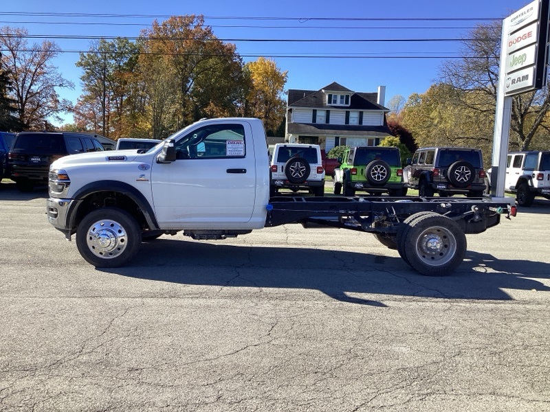 2026 Ram 5500 Tradesman photo 2