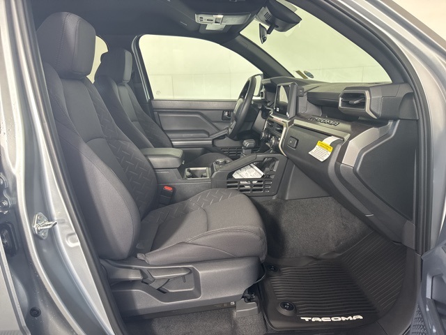 2025 Toyota Tacoma SR5 Double Cab photo 4