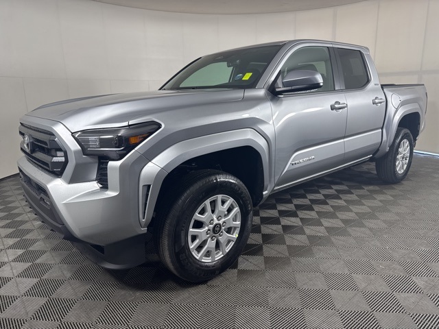 2025 Toyota Tacoma SR5 Double Cab photo 8