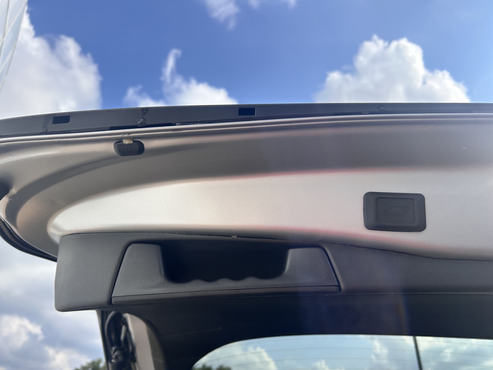 2025 Toyota RAV4 XLE photo 11
