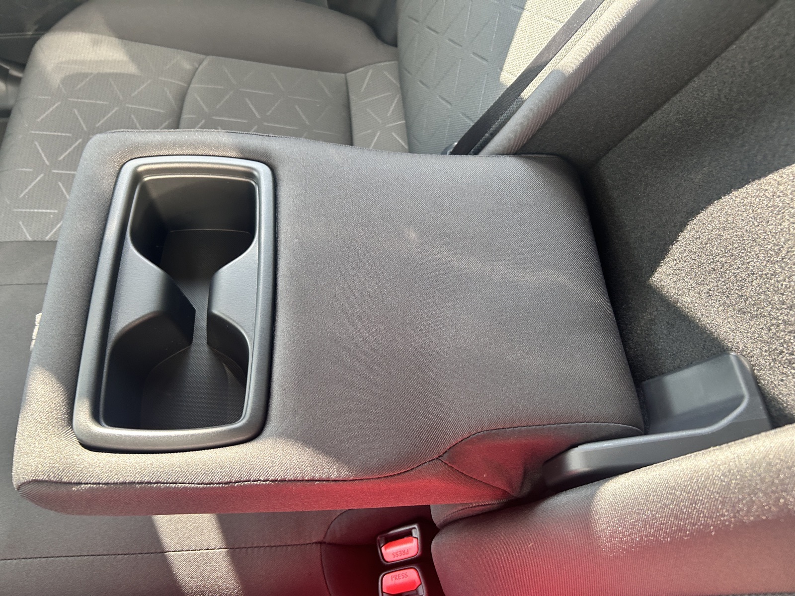 2025 Toyota RAV4 XLE photo 15