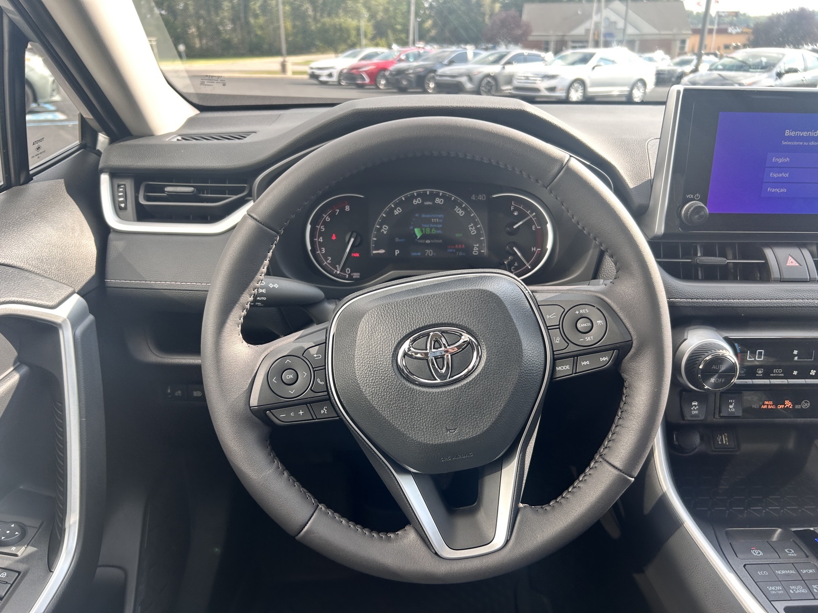 2025 Toyota RAV4 XLE photo 26