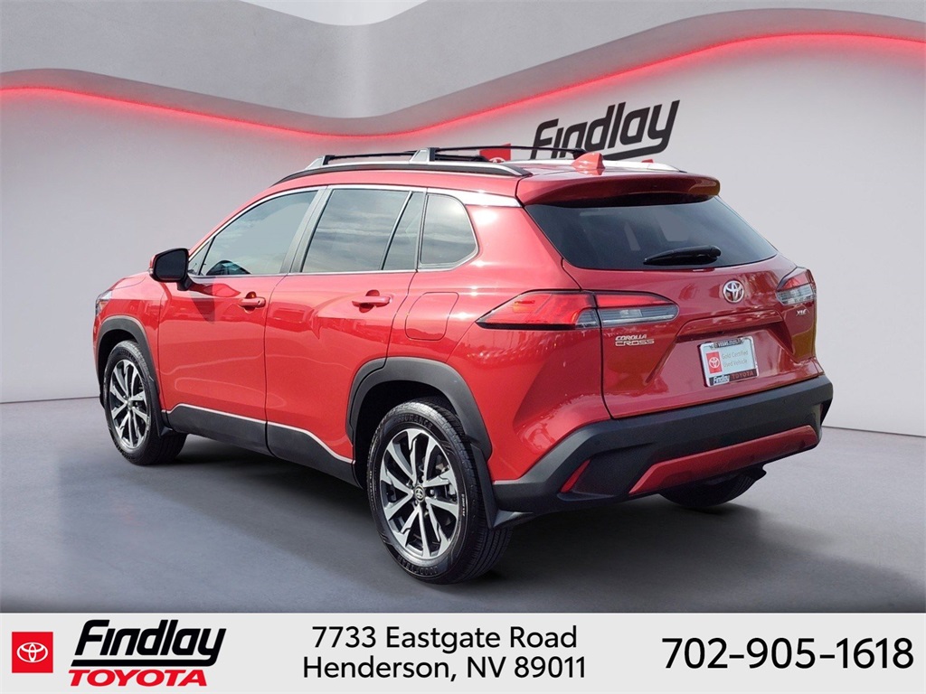 2024 Toyota Corolla Cross XLE photo 3