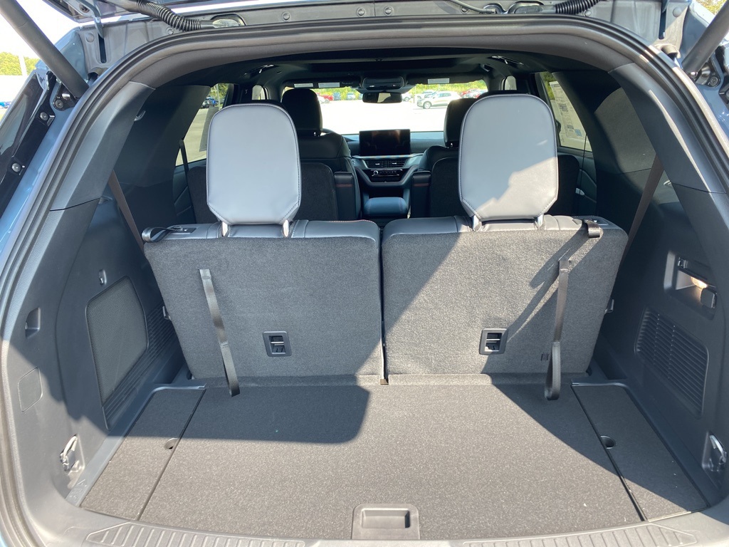 2025 Ford Explorer ST-Line photo 11
