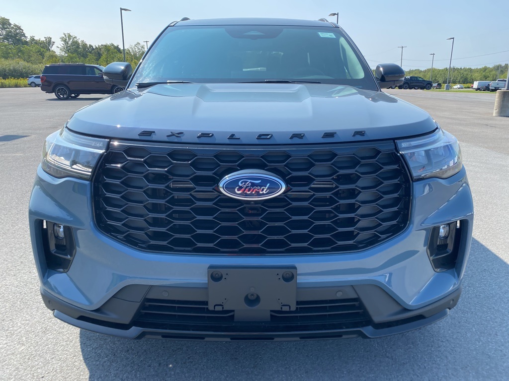 2025 Ford Explorer ST-Line photo 3