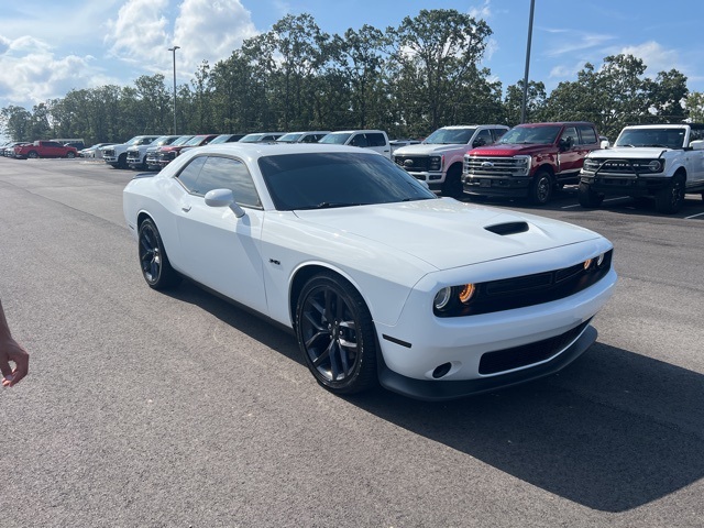 2023 Dodge Challenger R/T photo 4