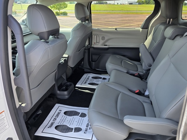 2022 Toyota Sienna XLE