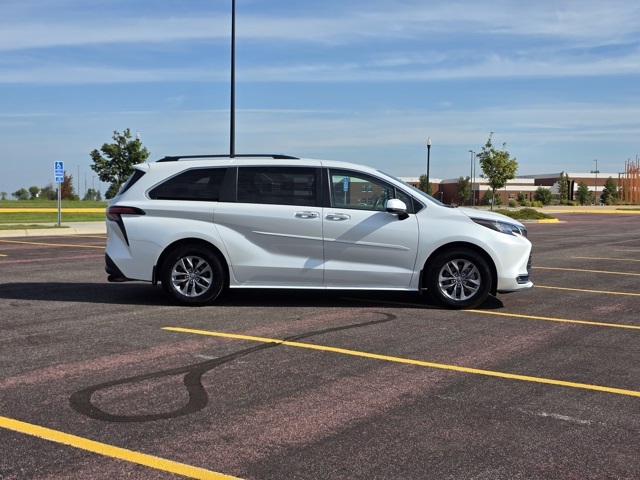 2022 Toyota Sienna XLE