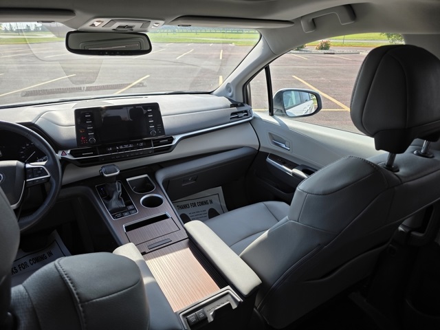 2022 Toyota Sienna XLE