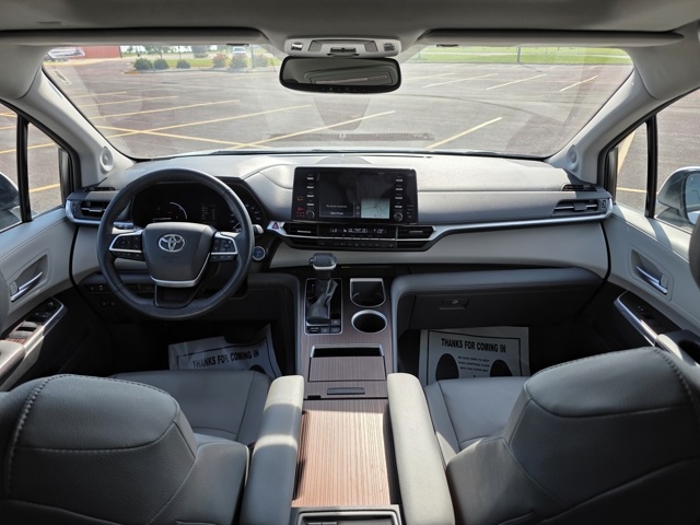 2022 Toyota Sienna XLE