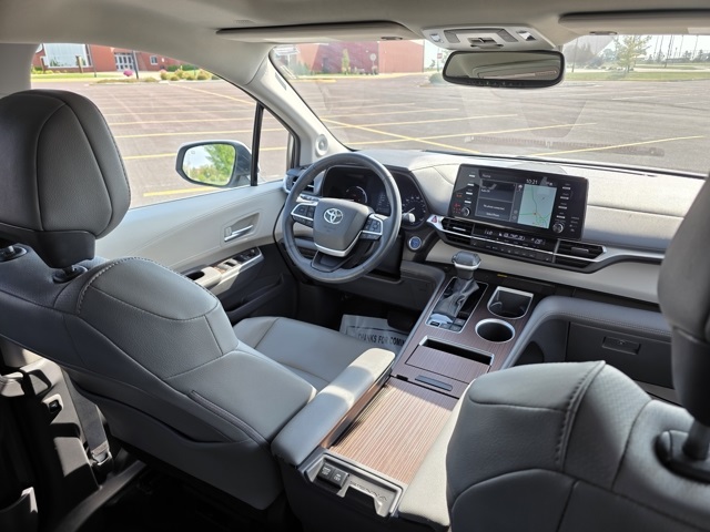 2022 Toyota Sienna XLE