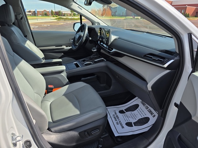 2022 Toyota Sienna XLE