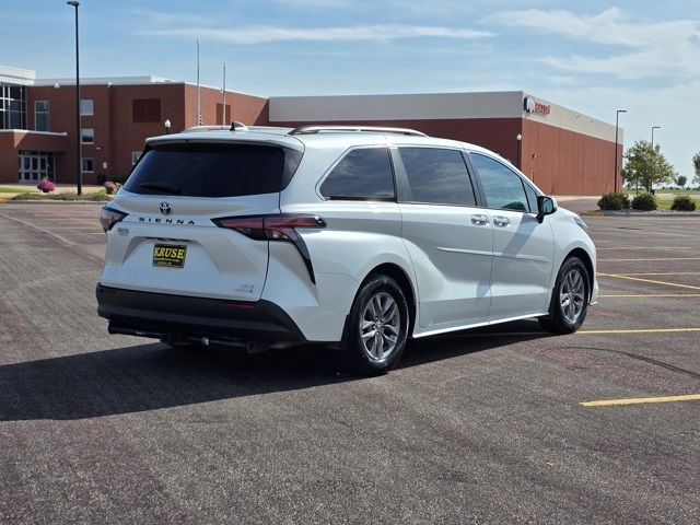 2022 Toyota Sienna XLE