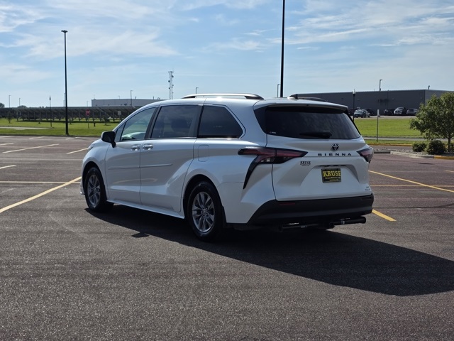 2022 Toyota Sienna XLE