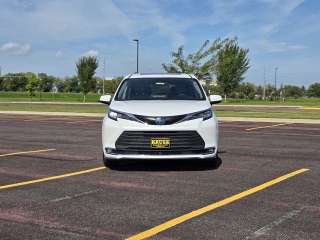 2022 Toyota Sienna XLE
