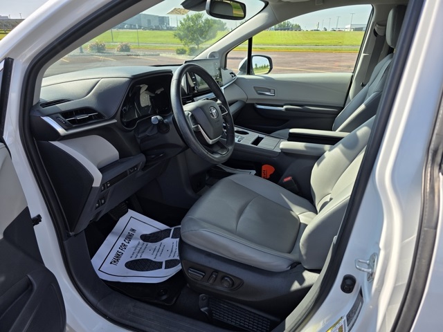 2022 Toyota Sienna XLE