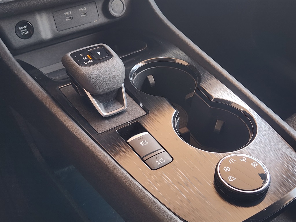 2024 Nissan Rogue SV photo 11