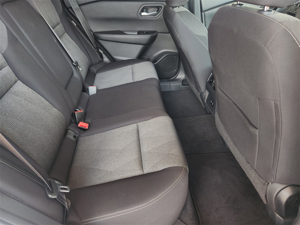 2024 Nissan Rogue SV photo 23