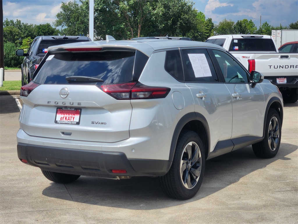 2024 Nissan Rogue SV photo 2