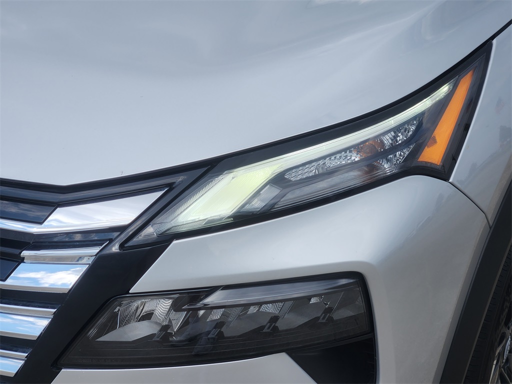 2024 Nissan Rogue SV photo 4