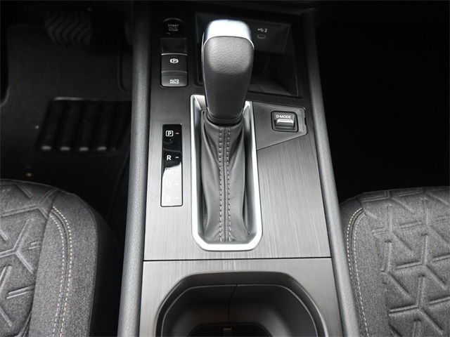 2025 Nissan Kicks SV photo 2