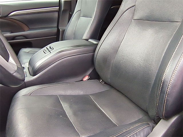 used 2017 Toyota Highlander Hybrid car, priced at $22,411